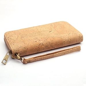 NWOT Cork wristlet / wallet